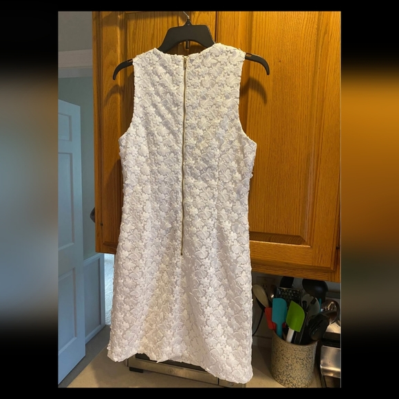 Lily Pulitzerwhite Sleeveless Dress. - Picture 2 of 3